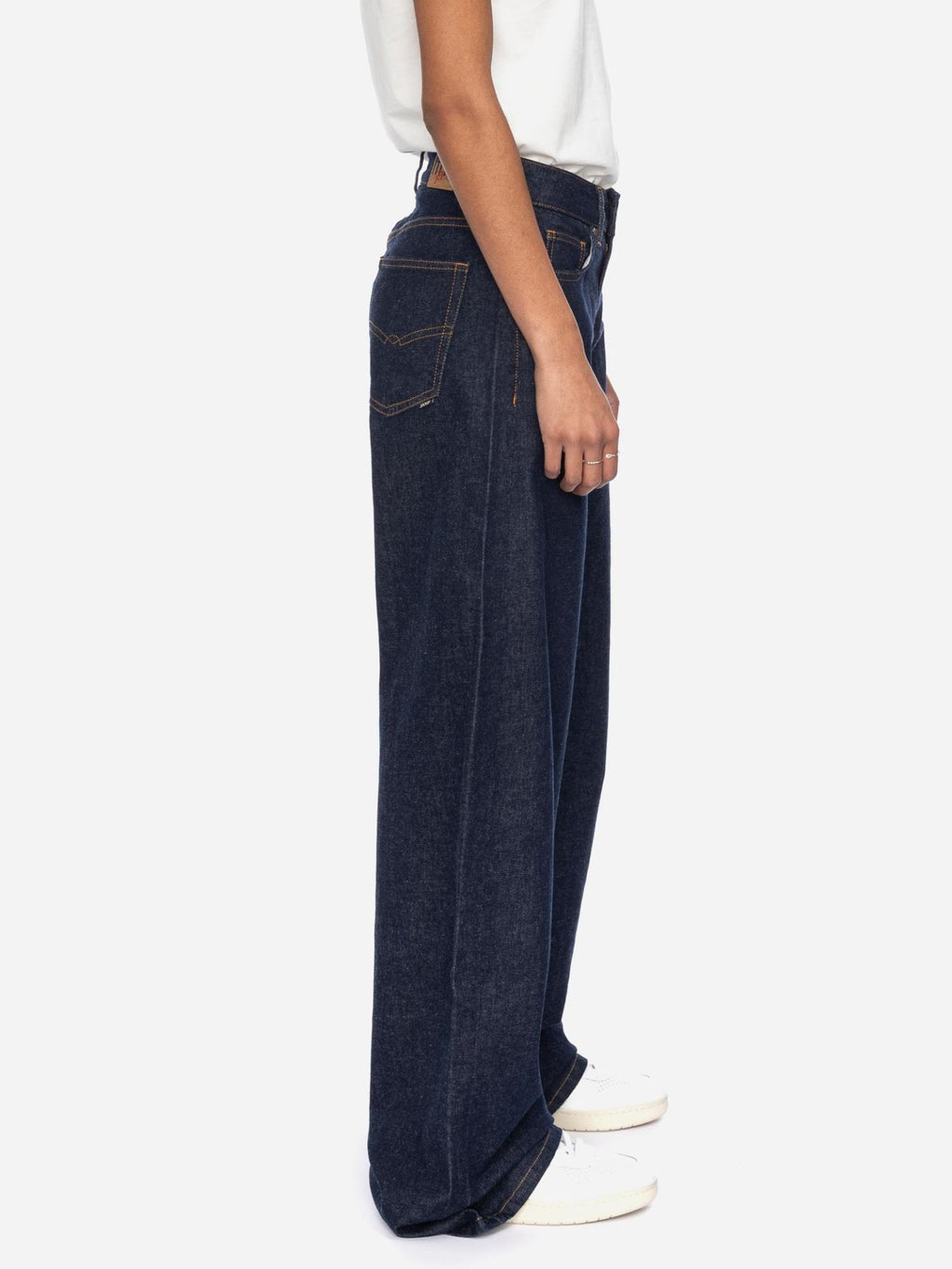 Dunkelblaue Damen-Jeans mit weitem Bein von Ato Berlin, Seitenansicht