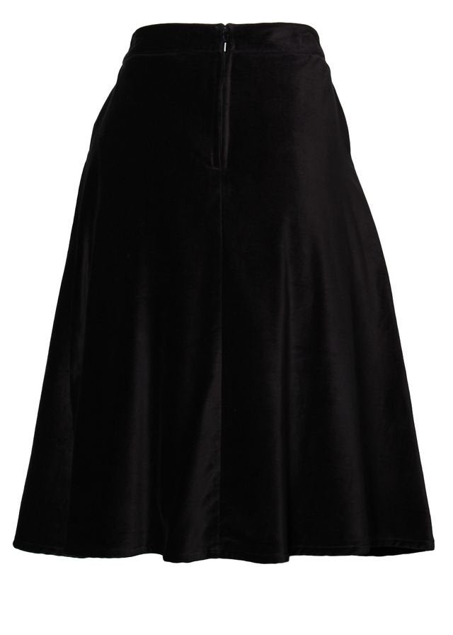 Circus Samtrock, Schwarz