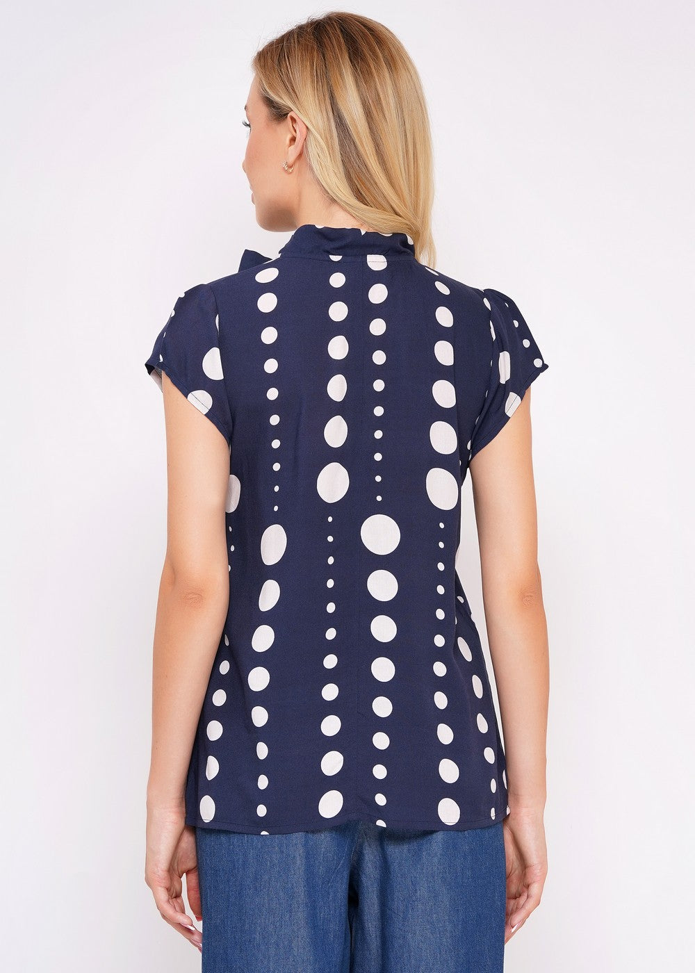 Dunkelblaue Bluse mit Schleife und Polka-Dots, Rückseite