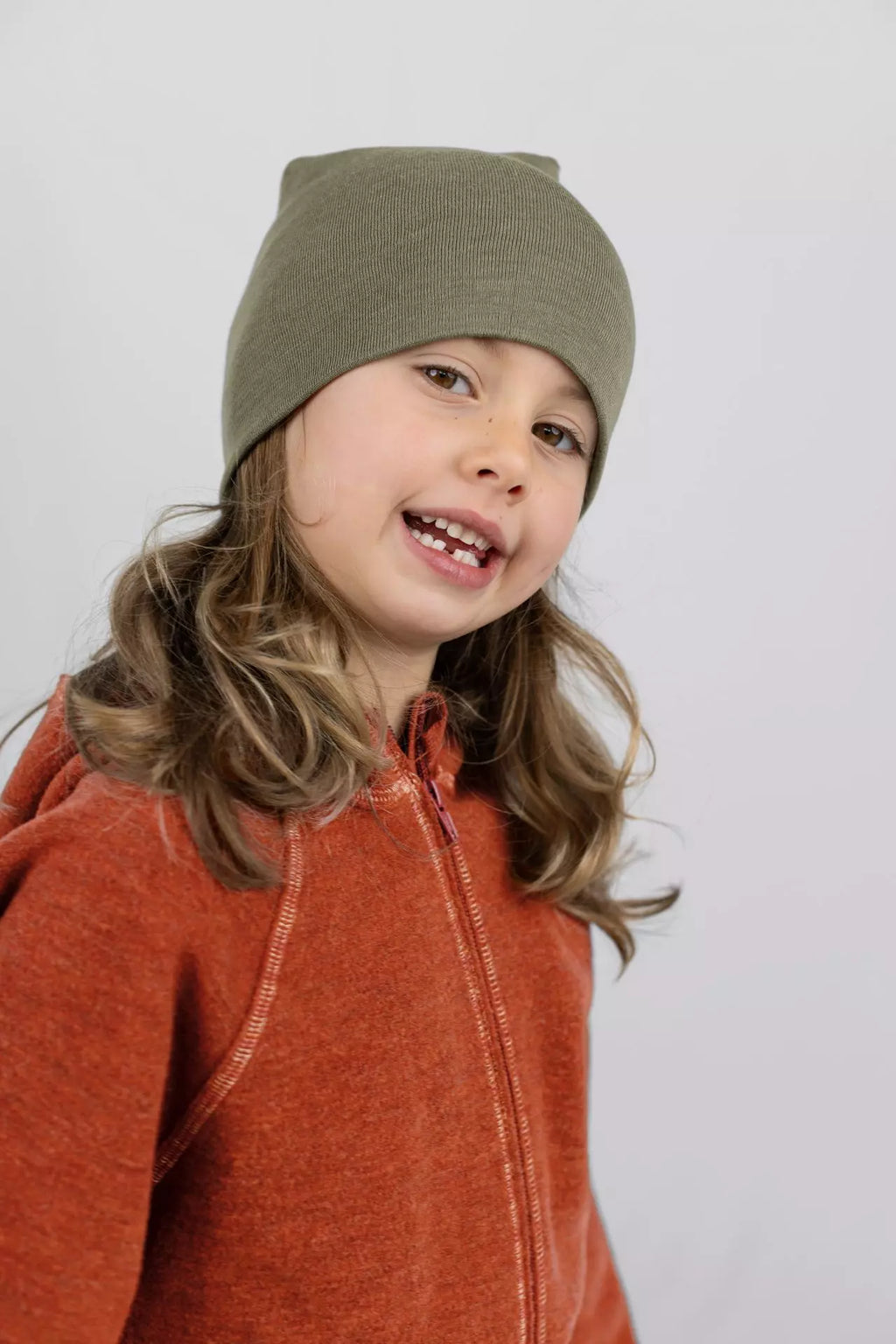 Engel Natur Kindermütze Wolle/Seide, olive