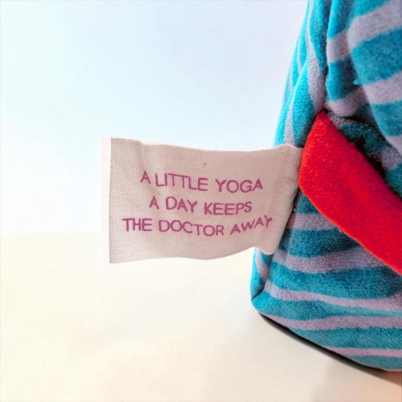 NOI Hamburg Kosmetiktasche Samt Yoga, Forestplum
