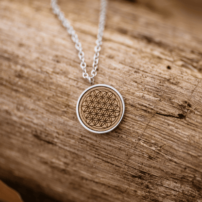 Halskette Skyla, Blume des Lebens, Nuss