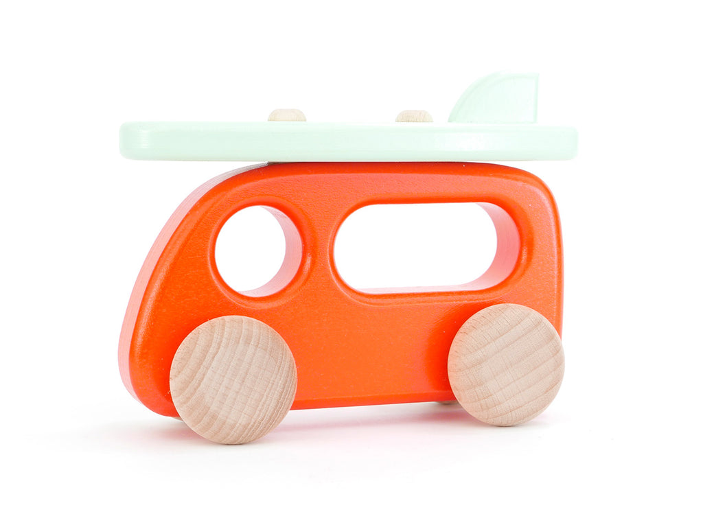 Bajo Camper mit Surfbrett