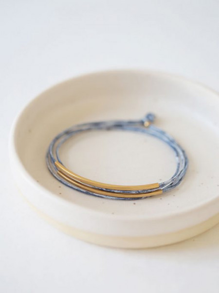 Pikfine Tube-Armband Tingva himmelblau/vergoldet | Nachhaltiger Schmuck bei Das bunte Chamäleon