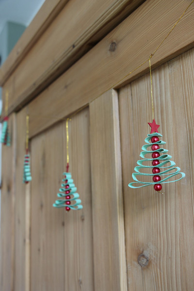Papier-Girlande Weihnachtsbaum | Natürliche Deko aus Wollfilz bei Das bunte Chamäleon online